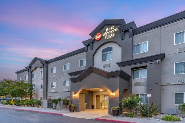 Best Western Plus Vineyard Inn Main image